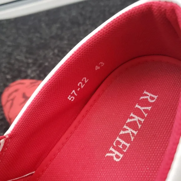 Shoes - Picture 5 of 5